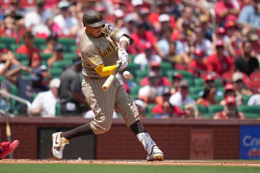Manny Machado has 4 hits, 2 doubles as Padres beat Cardinals 9-2