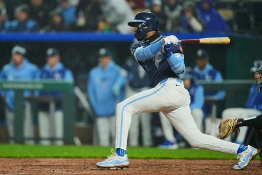 Royals beat Orioles 8-2 behind 3 RBIs apiece from Maikel Garcia and Vinnie Pasquantino
