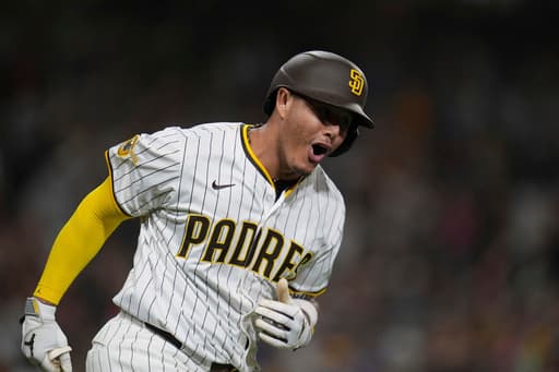 Machado’s homer highlights Padres’ 7-1 win over Mets, who lose Soto to bruised foot