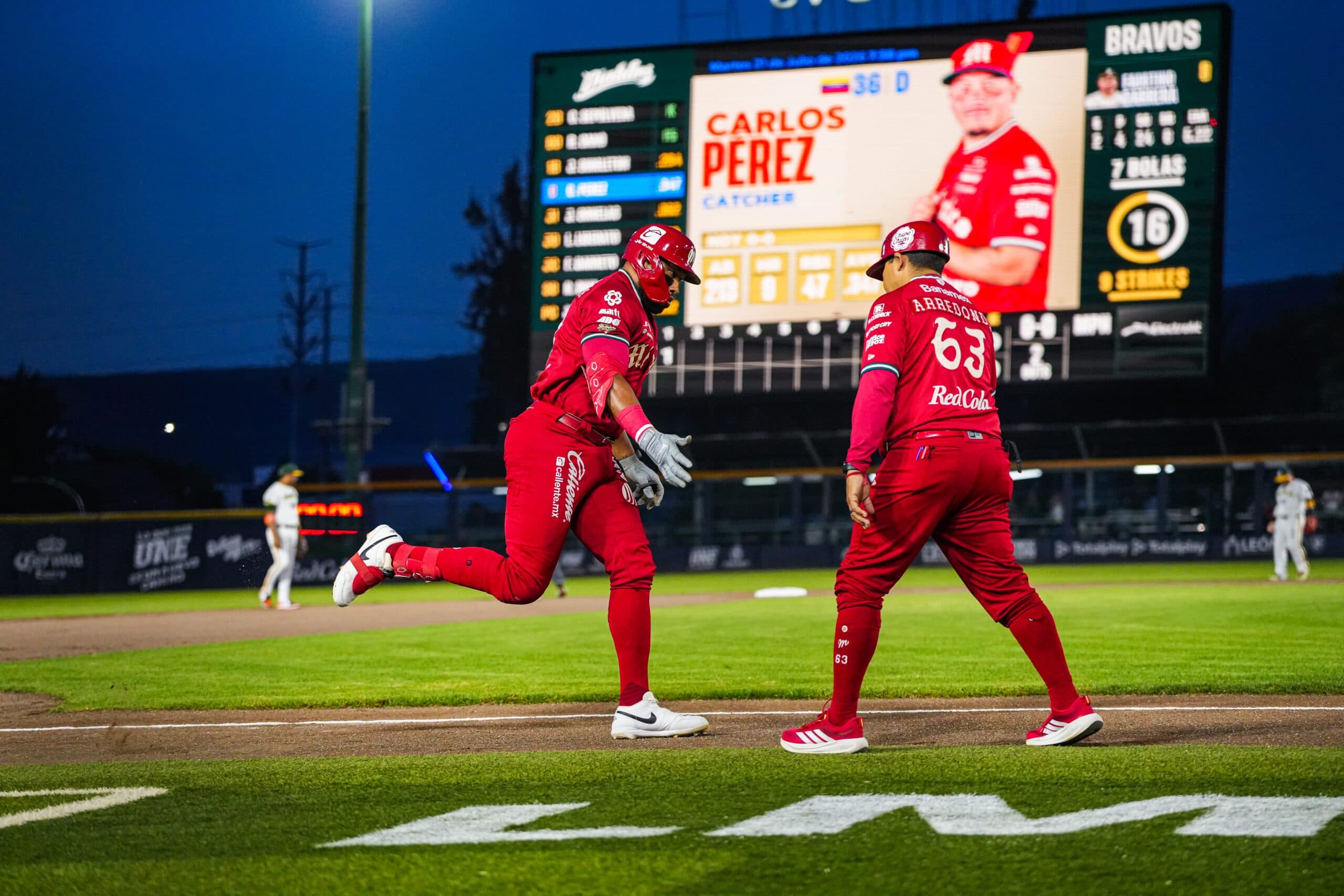 Liga Mexicana de Beisbol: Diablos Win 14th Straight, Use Record 12 Pitchers In Wild 9-7, 19-Inning Win Vs. Leon