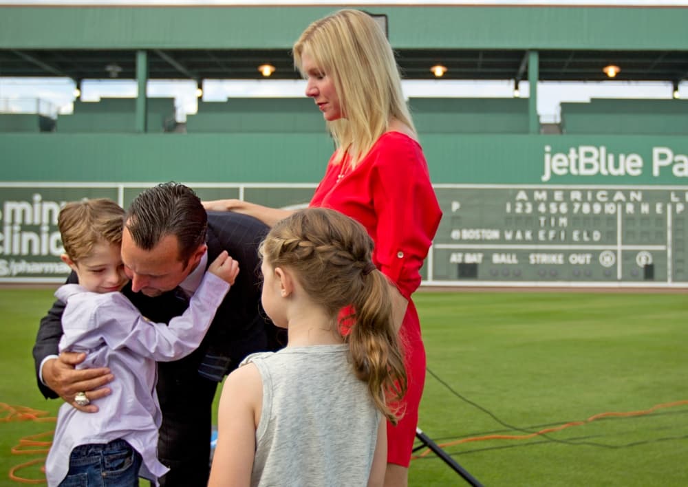 Stacy Wakefield dies less than 5 months after her husband, World Series champion Tim Wakefield