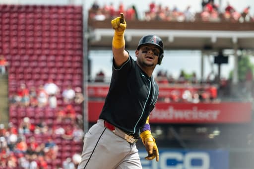 Gabriel Moreno’s homer in 8th sends Diamondbacks past Reds 5-3 for Lovullo’s 700th win