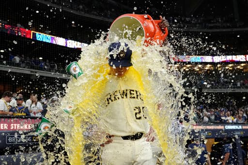 Vaughn emerges as one of league’s hottest hitters with Brewers after slumping with White Sox