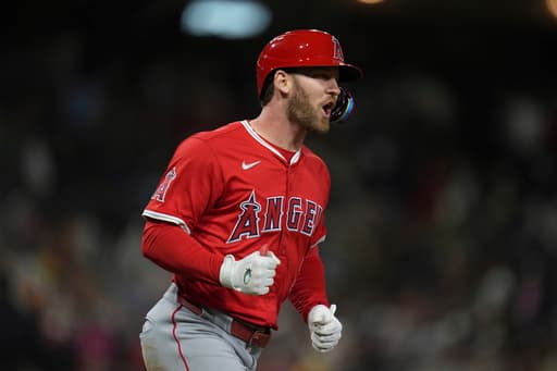 Taylor Ward’s grand slam caps 6-run ninth inning as the Angels beat the Padres 9-5