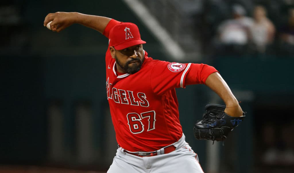 Cesar Valdez Added to Leones de Yucatan Roster For Baseball Champions League