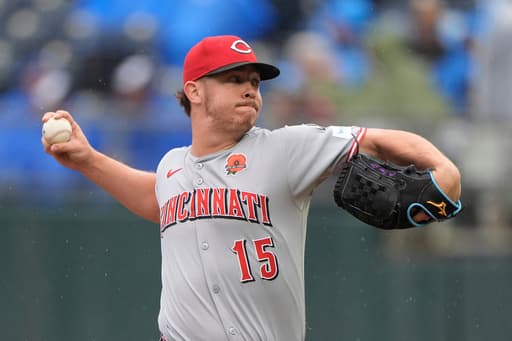Emilio Pagán glad to be back with Cincinnati with $20 million, 2-year deal