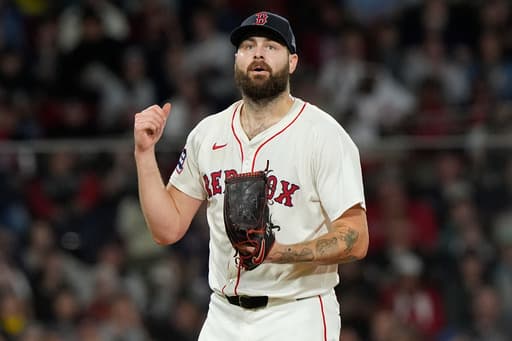 Right-hander Lucas Giolito agrees to deal with Padres for just under $2.8 million