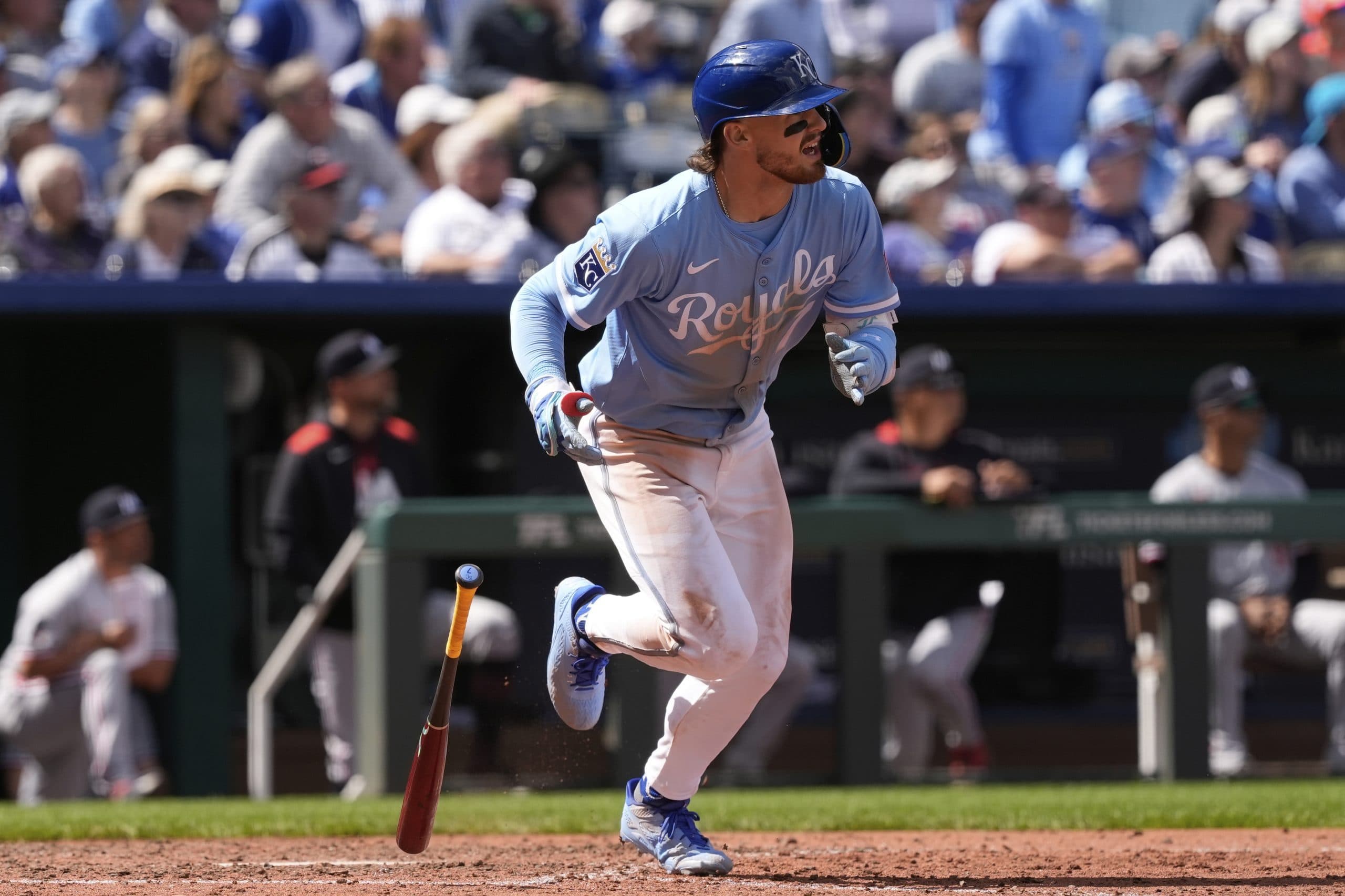 Witt Jr. hits tiebreaking sacrifice fly in the seventh as the Royals beat the Twins 3-2