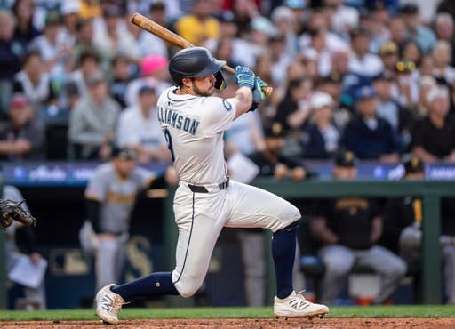 Williamson has RBI double, Castillo strikes out 8 in 7 innings as Mariners beat Pirates 1-0