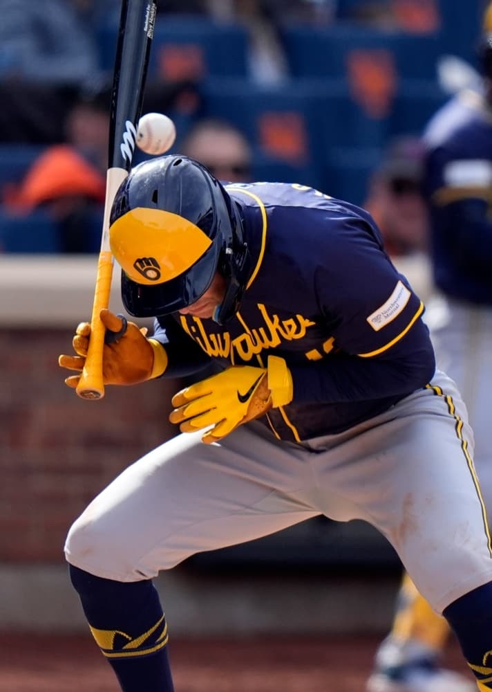 Pitchers Génesis Cabrera of Toronto and Yohan Ramírez of New York Mets suspended 3 games each