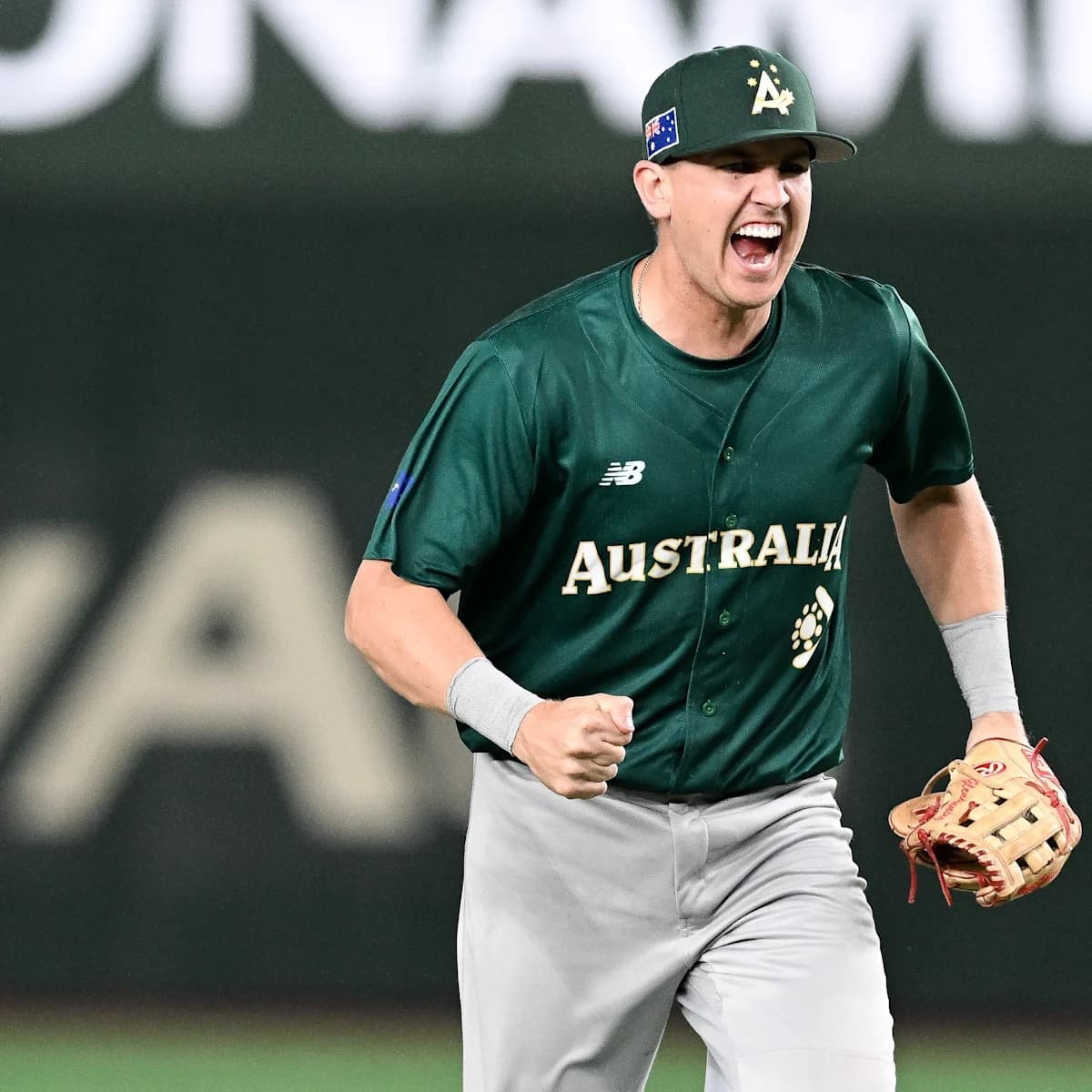 Australian INF Robbie Glendinning Signs with Kansas City Monarchs 