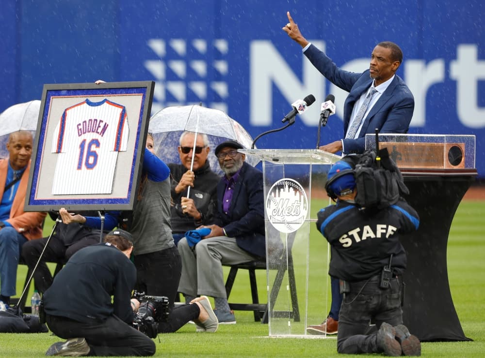 As Mets retire his No. 16, Dwight Gooden tells fans he wanted to `make things right with you guys’