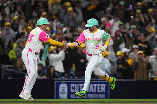 Tatis, Cronenworth homer to give the Padres 4-3 win against the Braves