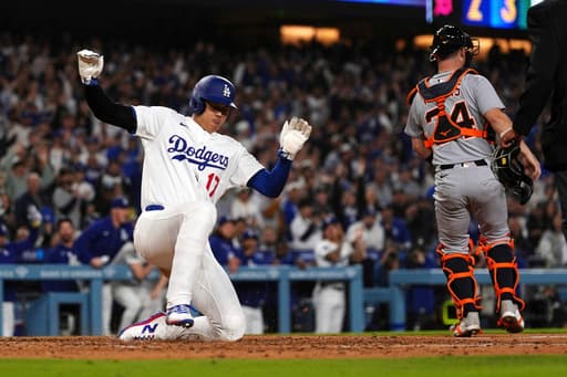 Shower slip knocks Dodgers 1B Freddie Freeman out of lineup after hurting surgically repaired ankle