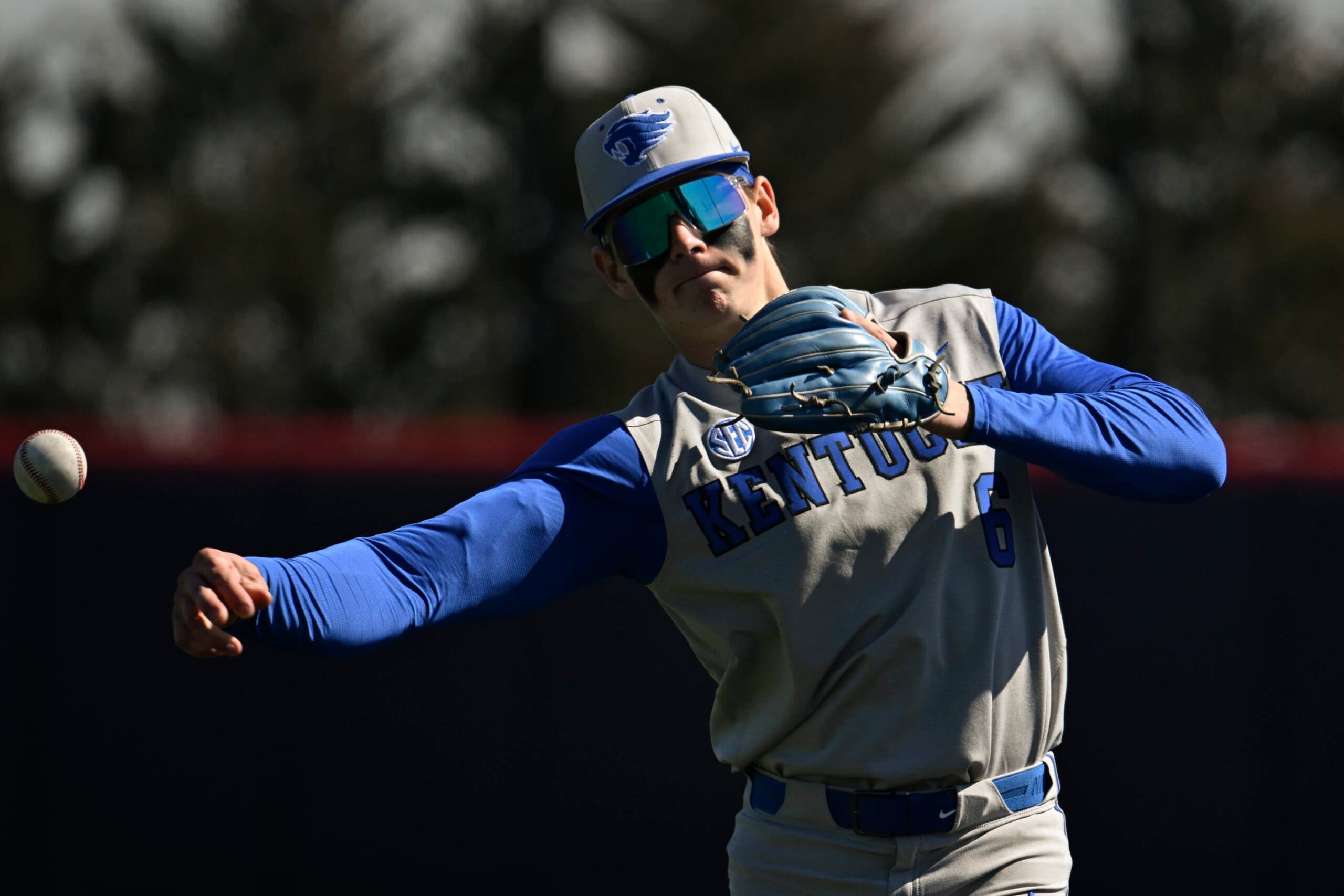 Kentucky’s Tyler Bell Out Indefinitely After Suffering a Shoulder Injury