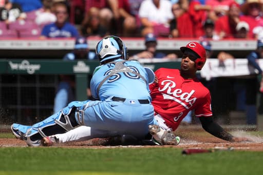 Marte hits walk-off single after Reds lose tying run on lodged ball, Cincinnati tops Blue Jays 5-4