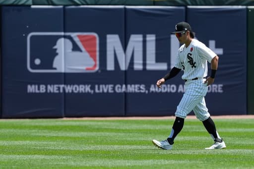 Nishida shows off his enthusiasm as he makes his big league debut with the White Sox