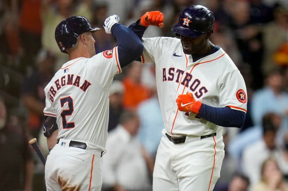Astros feel at home in other Texas ballpark with World Series champ as Lone Star rivalry renews