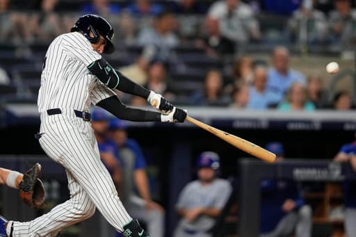 Yanks’ Cody Bellinger hits 3rd home run of game against Cubs, an inning after being robbed