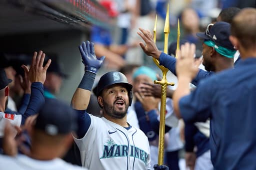 Suárez hits his 37th homer as Woo and the Mariners beat the White Sox 8-3