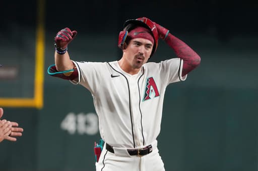 Corbin Carroll hits grand slam in 8th in the Diamondbacks’ 6-2 victory over the Blue Jays