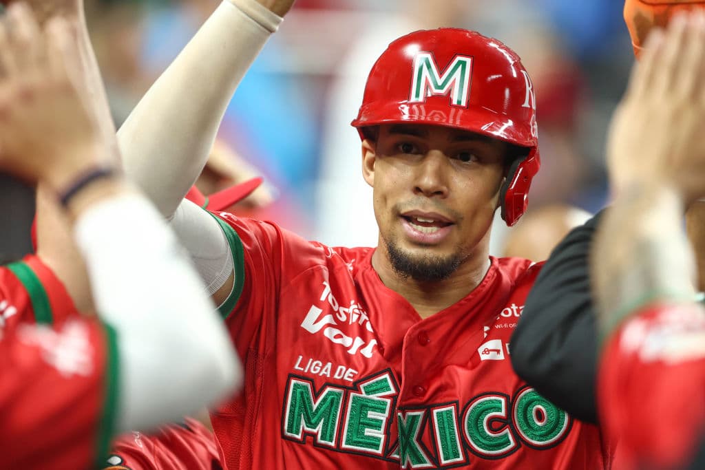 Desperately Needing a Win, Mexico Tops D.R. 9-1 to Stay Alive at Caribbean Series