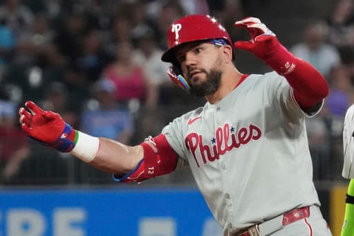 Kyle Schwarber will defer his Indiana University Hall of Fame selection because of attendance rule