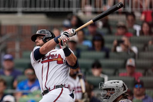 Riley, Holmes lead Braves to another series win with an 8-1 rout of the Red Sox