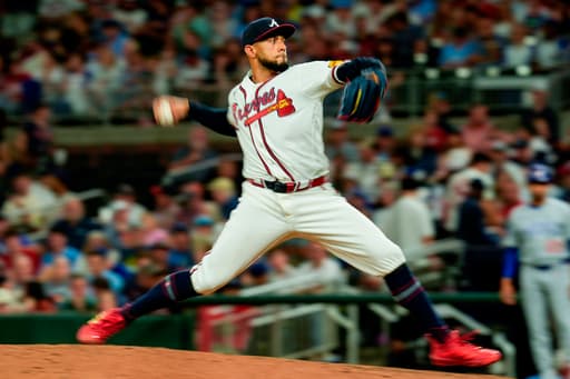 Mike Yastrzemski’s pinch-hit double lifts the Braves past the Cubs 4-1