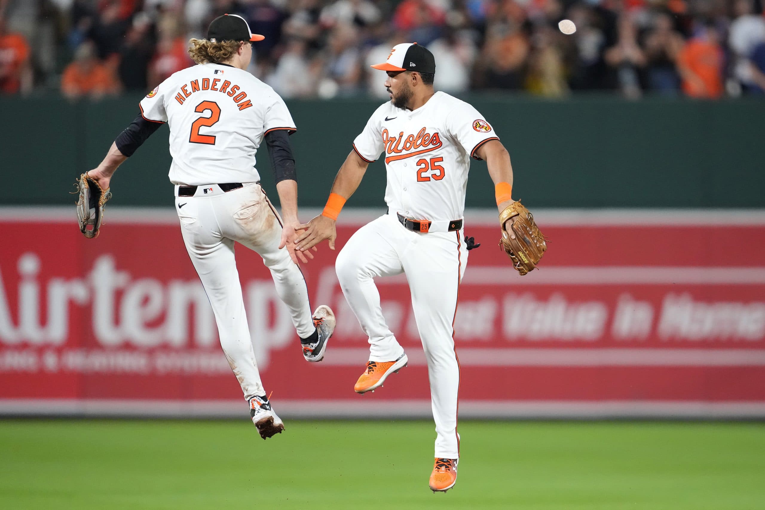 WHERE TO WATCH: Preview & Predictions of Friday MLB Games