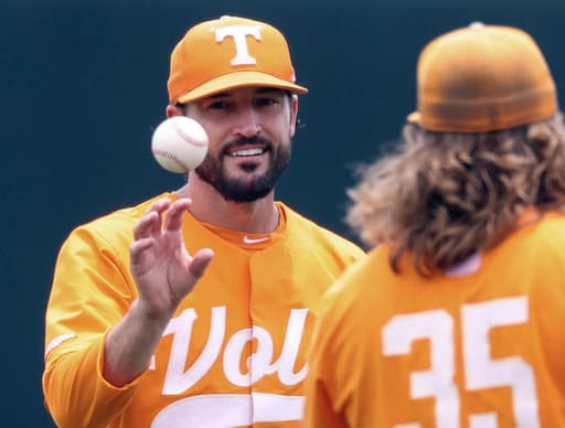 Giants name Tennessee’s Vitello manager, gambling on a college coach with no professional experience
