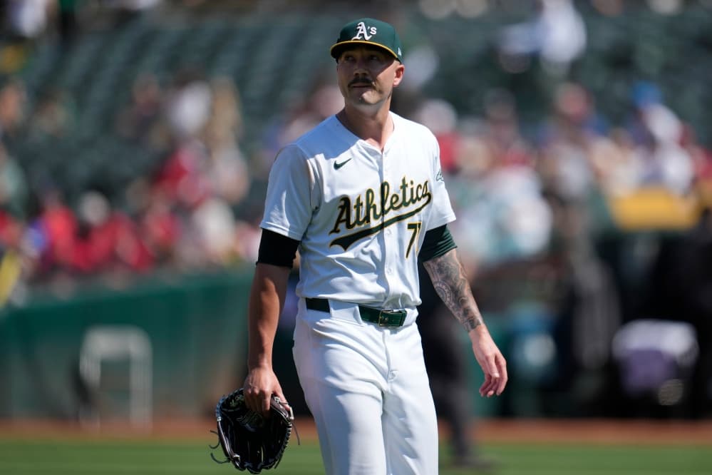 D-backs add slugger Josh Bell, Orioles acquire left-hander Trevor Rogers before deadline