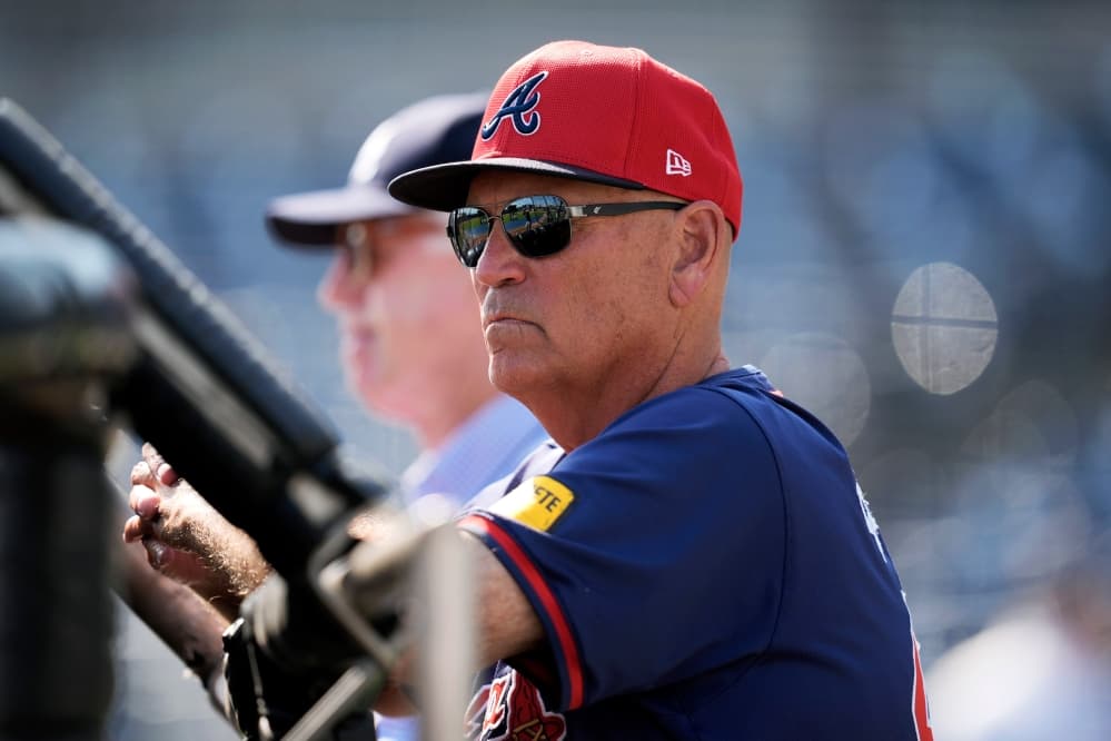 Braves manager Snitker leaves family home on opening day because of ‘hostile crowd’ in Philadelphia