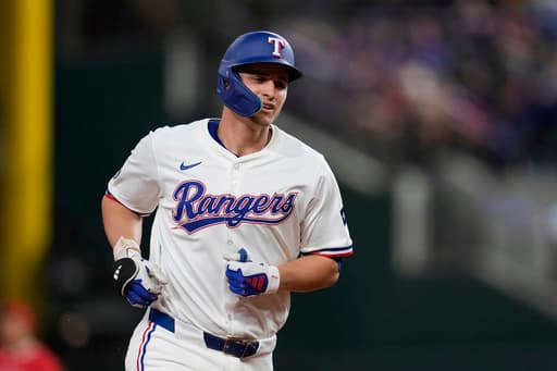 Cubs bring up RHP Porter Hodge from Triple-A Iowa and send down LHP Jordan Wicks