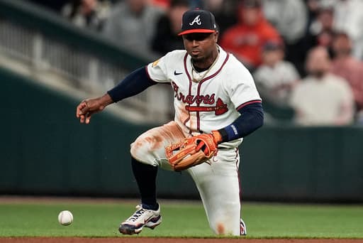 Turner hits tiebreaking homer off Iglesias in 9th inning to lift Phillies past Braves, 4-3