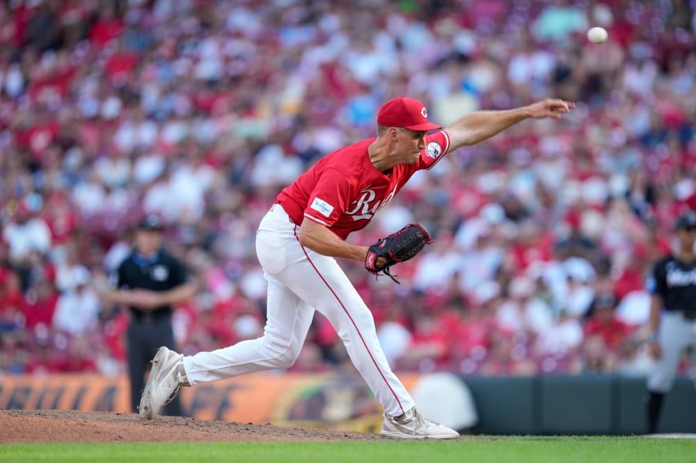 Reds reliever Brent Suter placed on IL with partial shoulder muscle tear