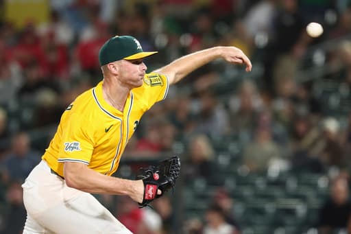 Details of Sean Newcomb’s $4.5 million, 1-year contract with the Chicago White Sox