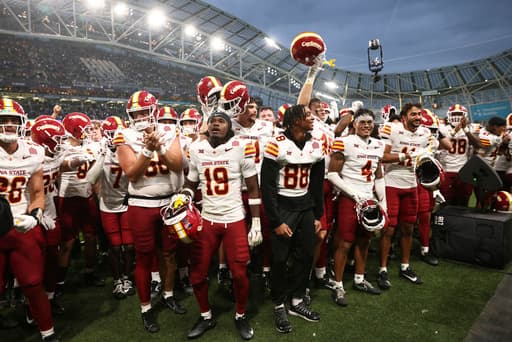Sports betting roundup: College football returns, Tommy Fleetwood wins Tour Championship