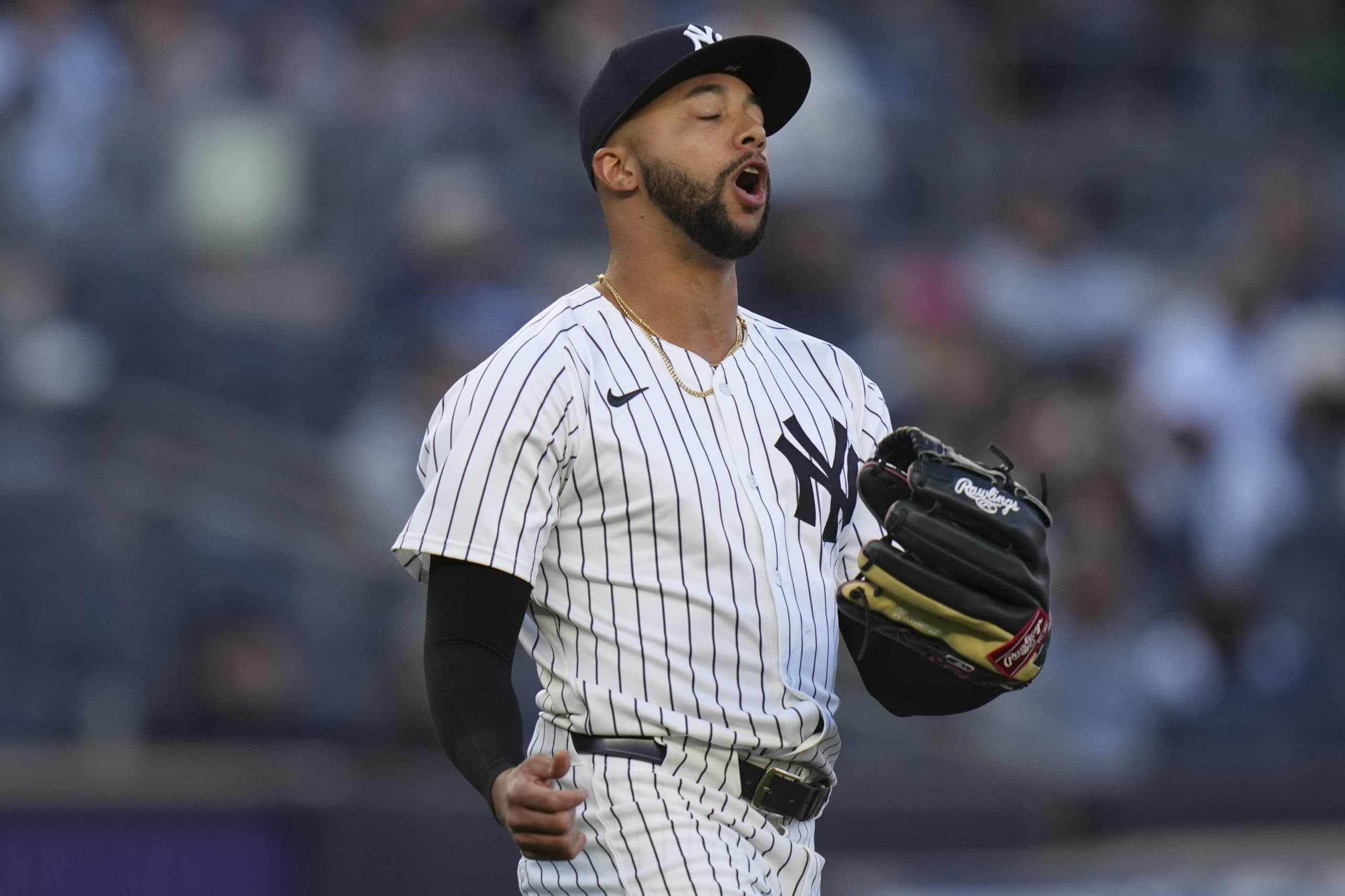 Devin Williams saves first game with New York Yankees by a whisker