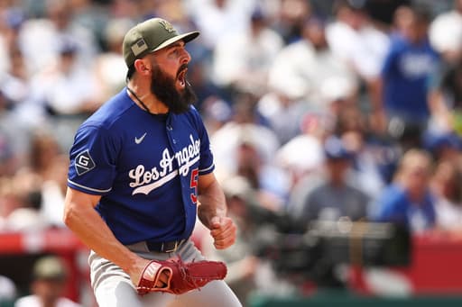 Dodgers bullpen producing record streak of scoreless innings even without injured closer Edwin Díaz