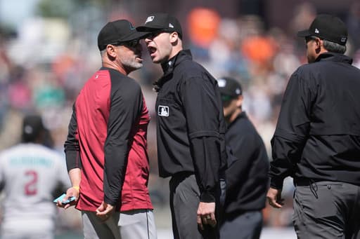 Diamondbacks manager Lovullo gets tossed, then ejects entire umpiring crew in game vs Giants