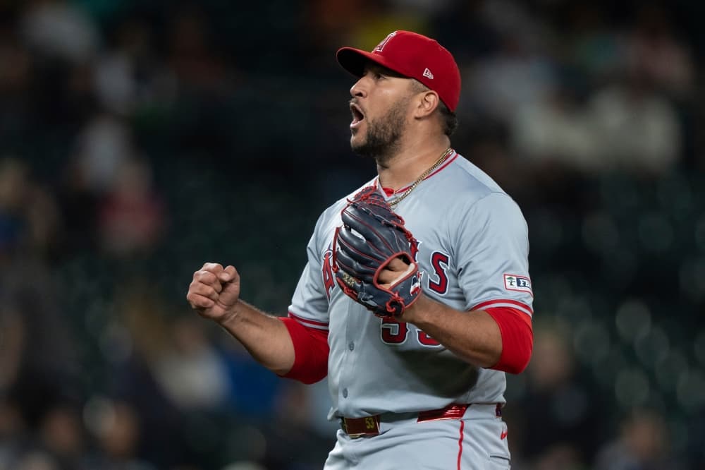 Phillies land 2023 All-Star closer Carlos Estévez from Angels for pitching prospects