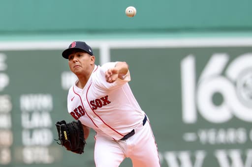 Red Sox starter Suárez leaves loss to Astros after 4 innings due to hamstring tightness