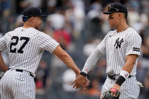 Today in Sports – Ichiro Suzuki sets the MLB record for hits in a season, ends season with 262 hits