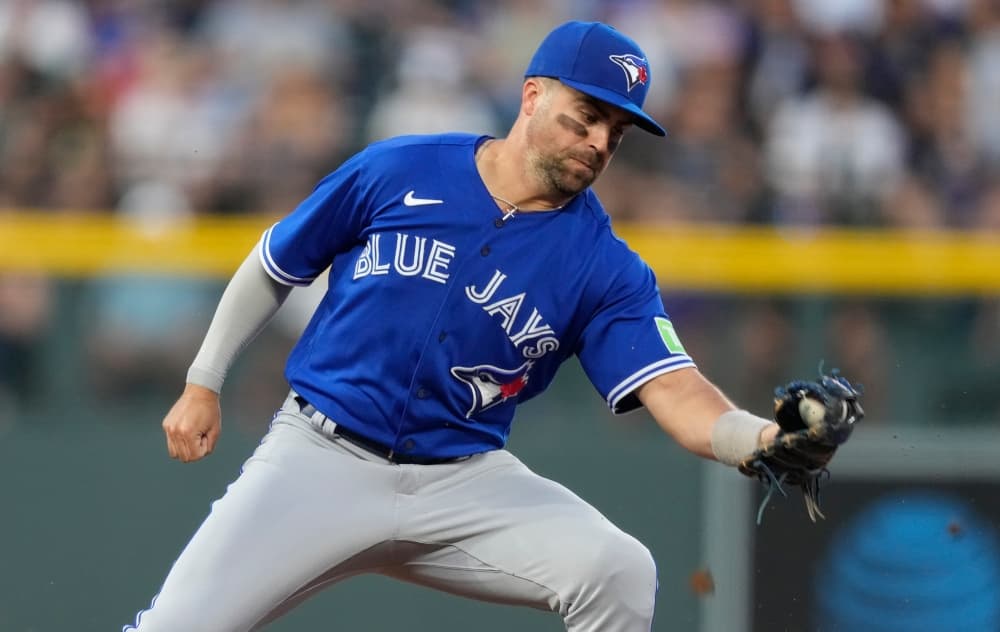 Whit Merrifield and the Philadelphia Phillies finalize a $8 million, 1-year contract