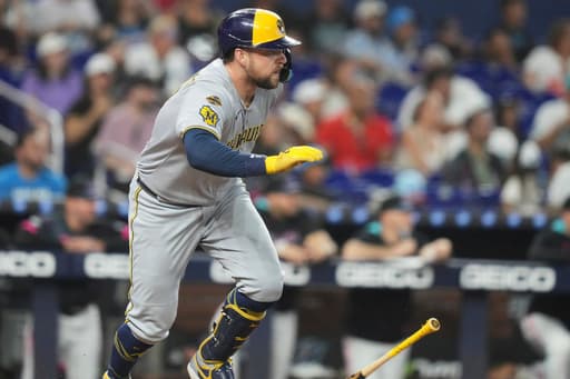 Brewers’ Rhys Hoskins says he expects thumb sprain to keep him out for 6 weeks