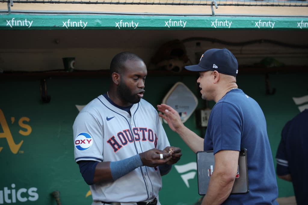 Astros slugger Yordan Alvarez sits out game at White Sox with hand inflammation