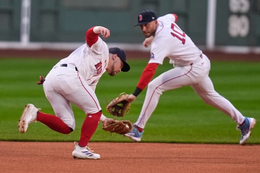 Red Sox place Trevor Story on the 10-day IL with a sports hernia, promote Nick Sogard