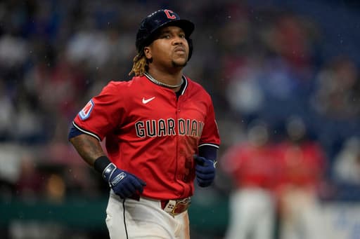 José Ramírez moves up on Guardians stolen bases list with his 3rd career 3 steal game