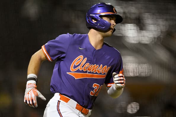 Clemson Tigers Offense Off to Red Hot Start to Season in Arlington